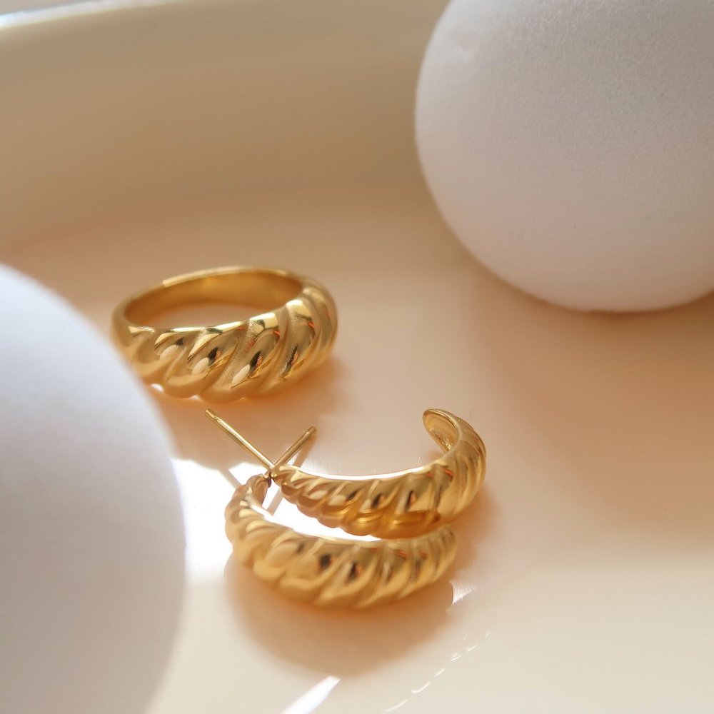 NEW 18K Gold Plated Braided Croissant Open Hoops - Picture 4 of 12